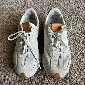 New Balance® 327 women's sneakers Size 7
